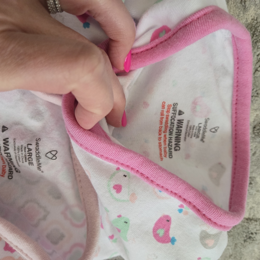 SwaddleMe Baby Wraps in Gray and White - Picture 4 of 5